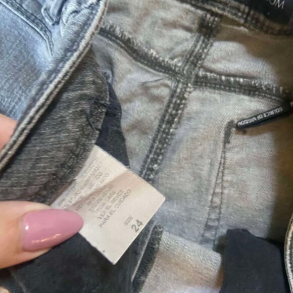 Torrid Source of Wisdom size 24W Grey skinny Jeans - Picture 3 of 4